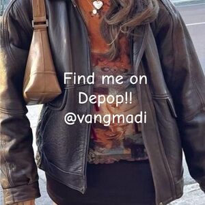 Vintage, high quality clothes! I focus on hot trends/good materials!